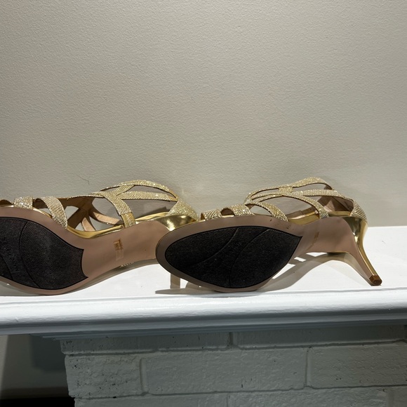 Marc Fisher Nala gold heels size 11 - Picture 6 of 7